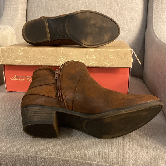 American Rag Booties - Picture 2 of 5